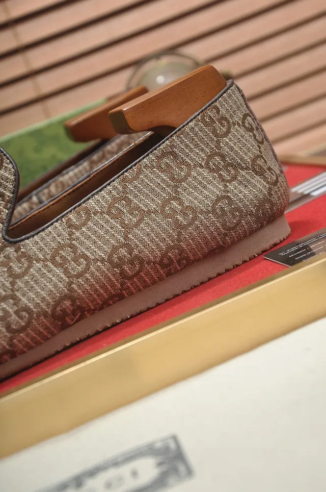 Gucci Bege Marrom GG Tecido Jacquard Mocassim Slip-On 2