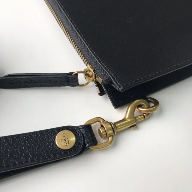 Gucci Black Gold Textured Pebbled Leather Interlocking G Logo Wristlet 3