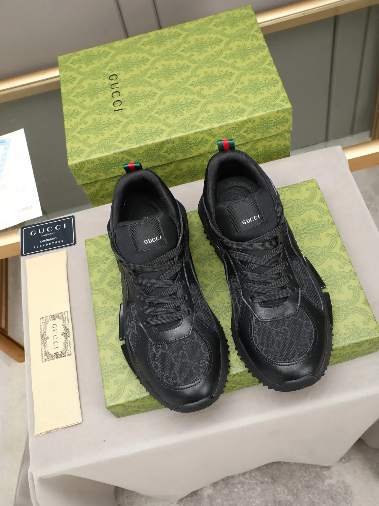 Gucci काला हरा चमड़ा और जाली स्नीकर्स बोल्ड साइड लोगो 3