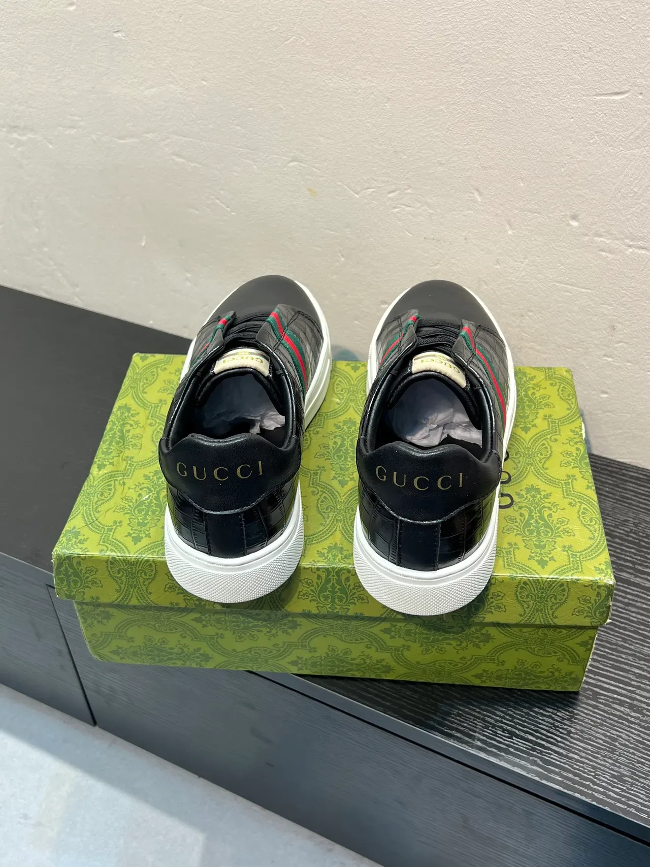Gucci Preto Verde Slip-On Croc-Embossed Couro Lifestyle Sneakers 6