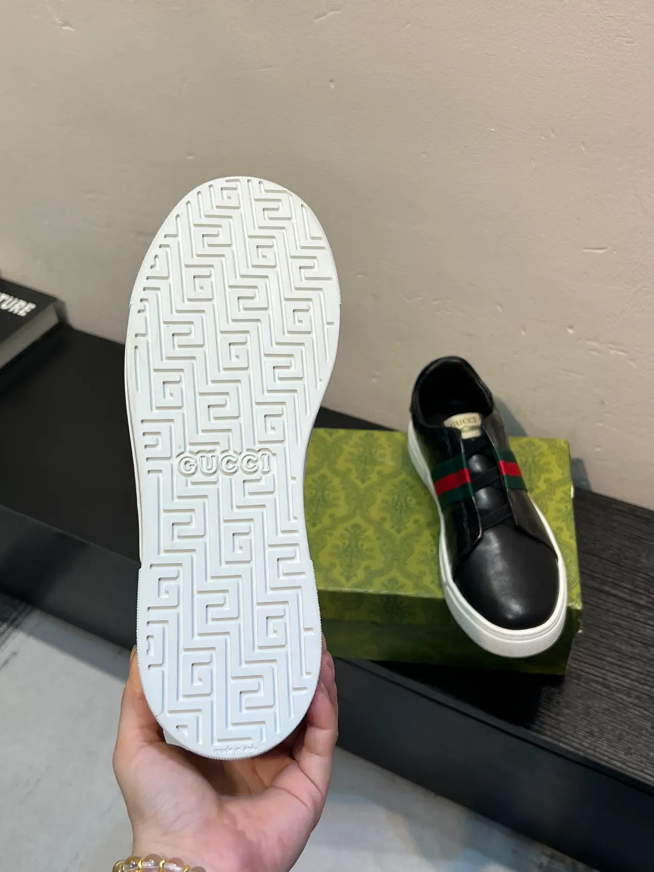 Gucci Preto Verde Slip-On Croc-Embossed Couro Lifestyle Sneakers 9