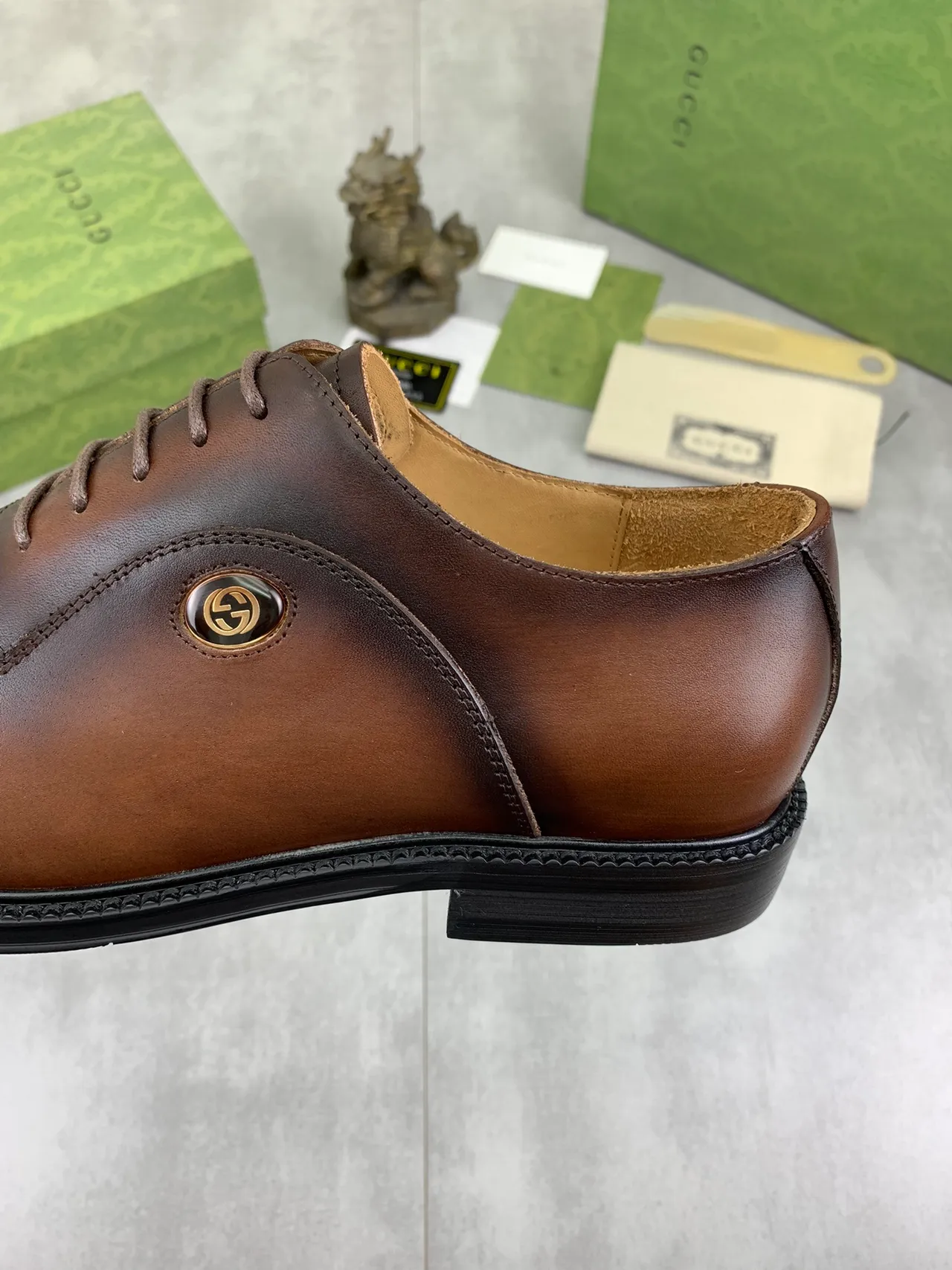 Gucci Marron Noir Cap-Toe Cuir Poli Chaussures Oxford 4