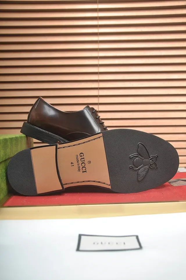 Gucci 棕黑抛光皮革圆头牛津鞋 3