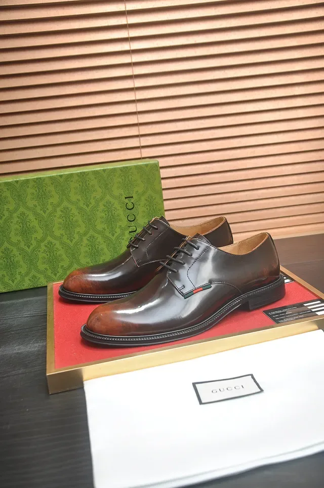 Gucci 棕黑抛光皮革圆头牛津鞋 4
