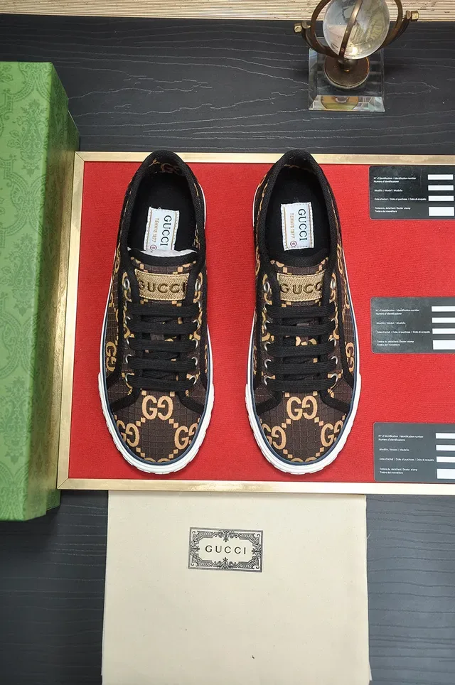 Gucci Zapatillas Lifestyle Marrón Blanco GG Monogram Lona Costura Azul Marino 2