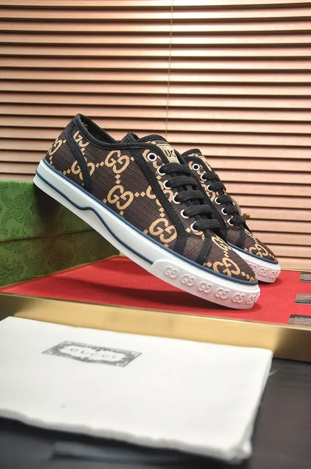 Gucci Zapatillas Lifestyle Marrón Blanco GG Monogram Lona Costura Azul Marino 3