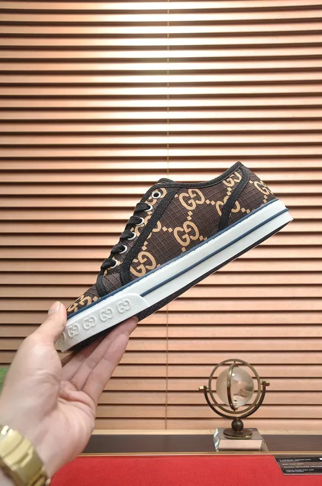 Gucci Zapatillas Lifestyle Marrón Blanco GG Monogram Lona Costura Azul Marino 5
