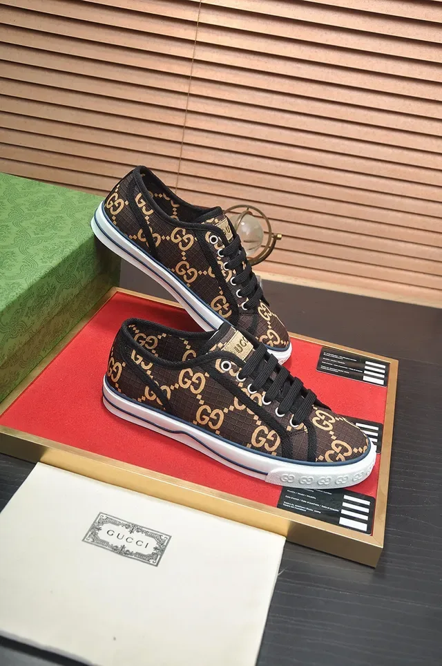 Gucci Zapatillas Lifestyle Marrón Blanco GG Monogram Lona Costura Azul Marino 6