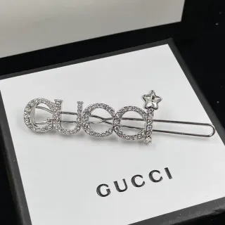 Gucci क्रिस्टल लॉगो स्टार हेयर क्लिप ब्रोच