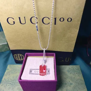 Gucci Dog Tag Colar Esmalte Vermelho Prateado