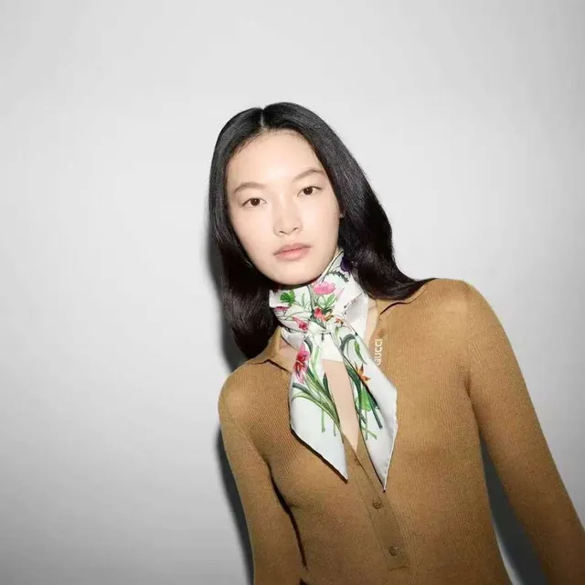 Gucci Ilustração Botânica Floral Lenço de Seda 9