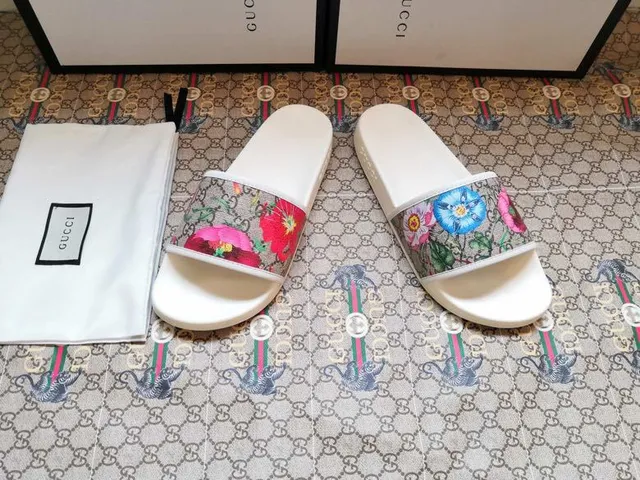 Gucci Impressão Floral GG Canvas Slide Slippers 4