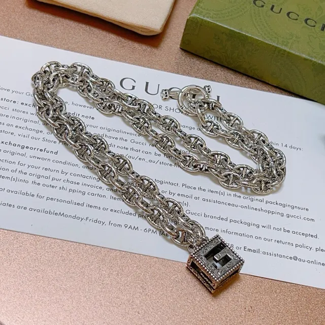 Gucci G-Link Silver Interlocking Chain Toggle Clasp Necklace 4
