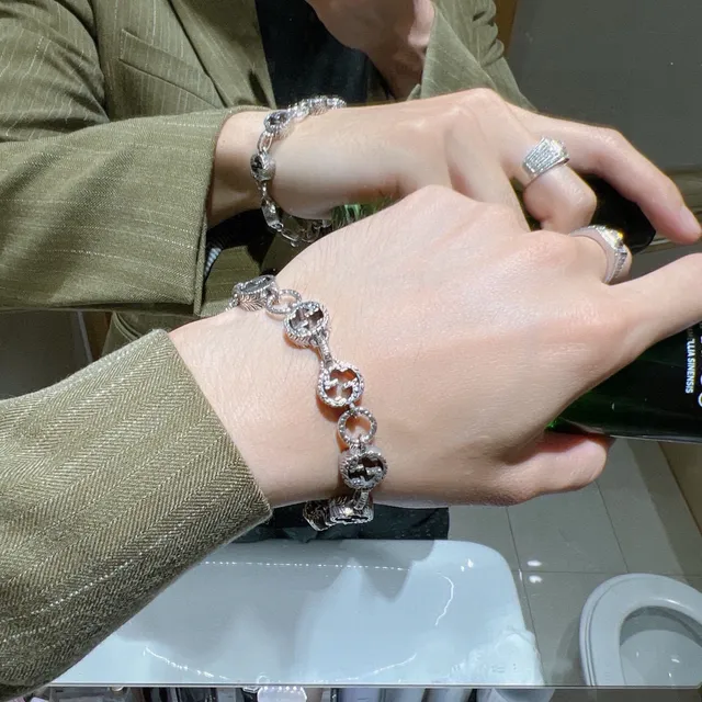 Gucci GG Marmont Bracelet maille émail noir et ton argent 9