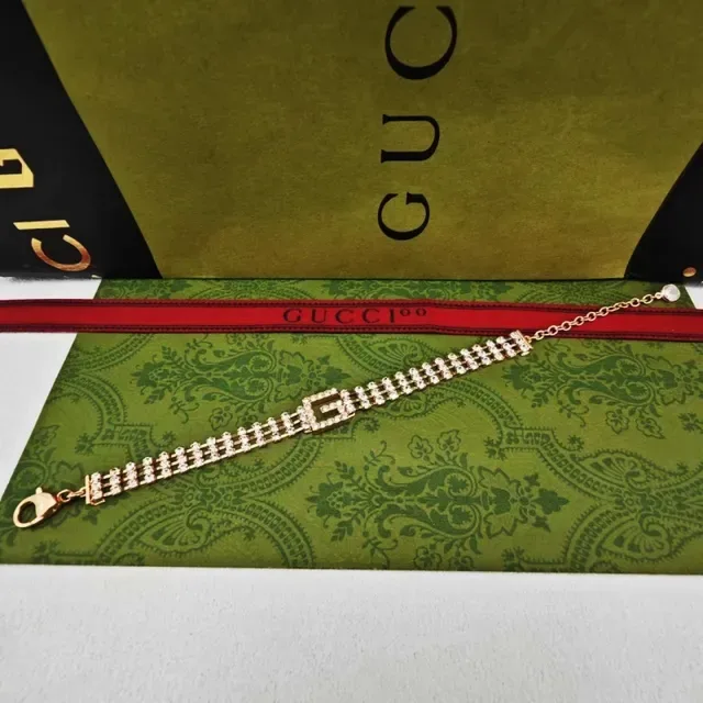 Gucci GG Marmont Pulseiras com cristais engastados Corrente G entrelaçada 3