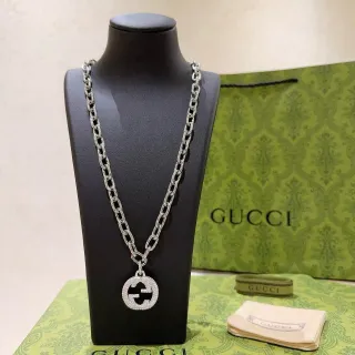 Gucci GG Marmont ক্রিস্টাল-এম্বেলিশড সিলভার-টোন চেইন নেকলেস
