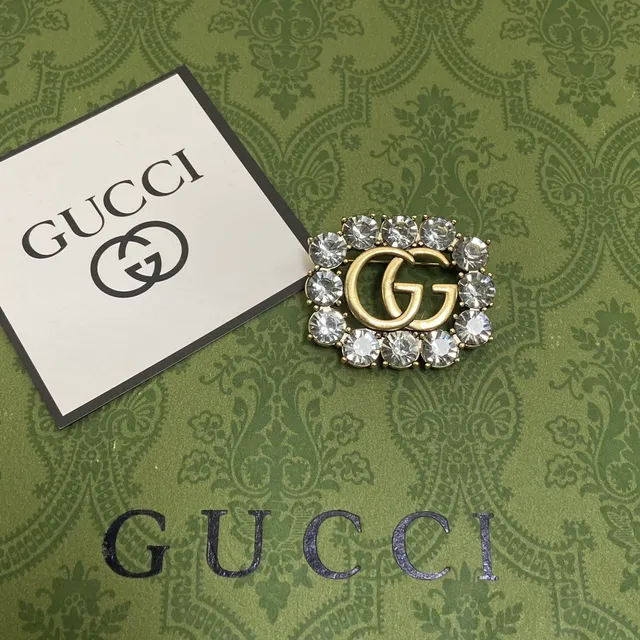 Gucci GG Marmont Crystal-Encrusted Gold-Tone Brooch 6