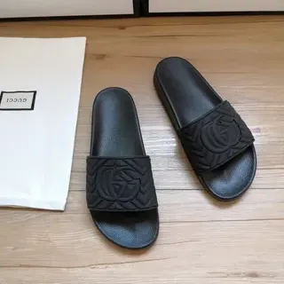 Gucci GG Marmont 压花绗缝带黑色拖鞋