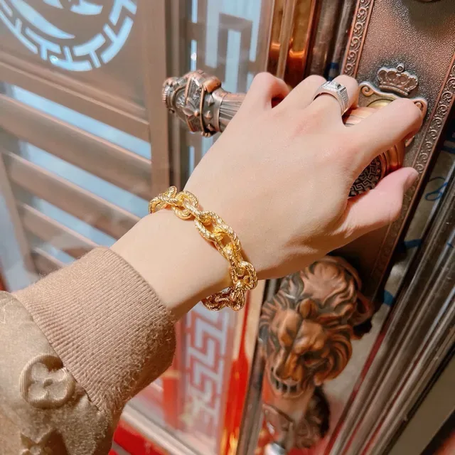 Gucci GG Marmont سوارة ذهبية سلسلة روب لينك ملتوية مشبك شعار G متشابك 6
