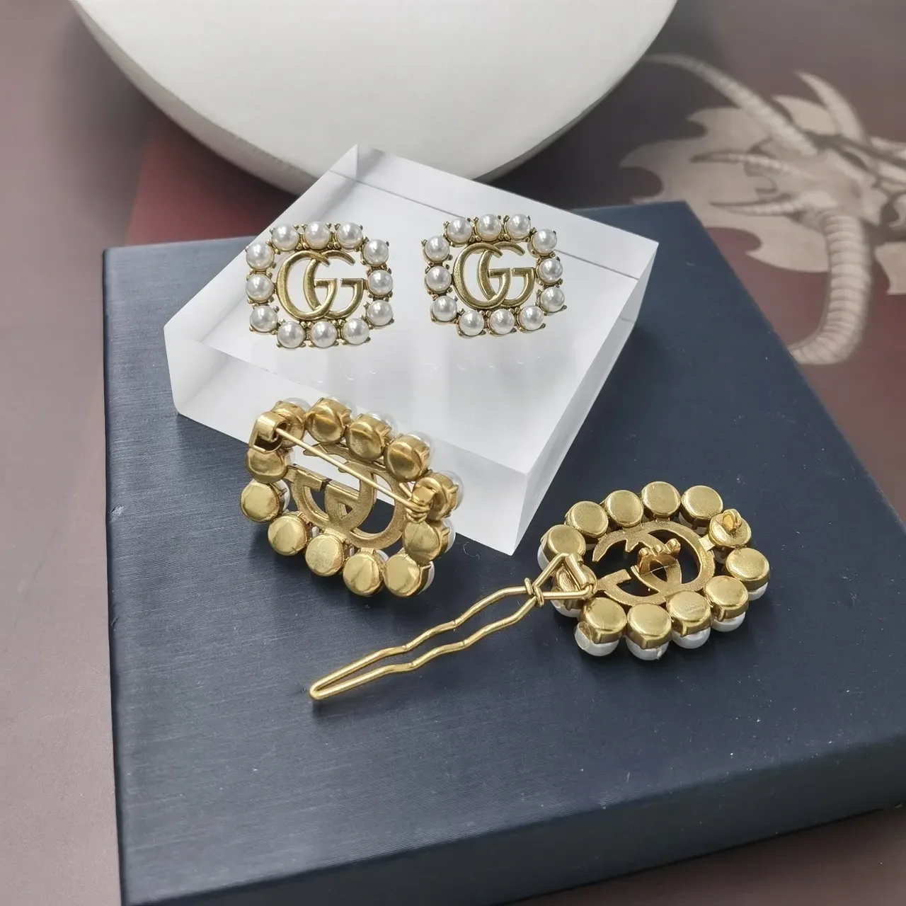 Gucci GG Marmont सोने का सफेद कर्ब चेन मोती-जड़ा मोटिफ नेकलेस 2
