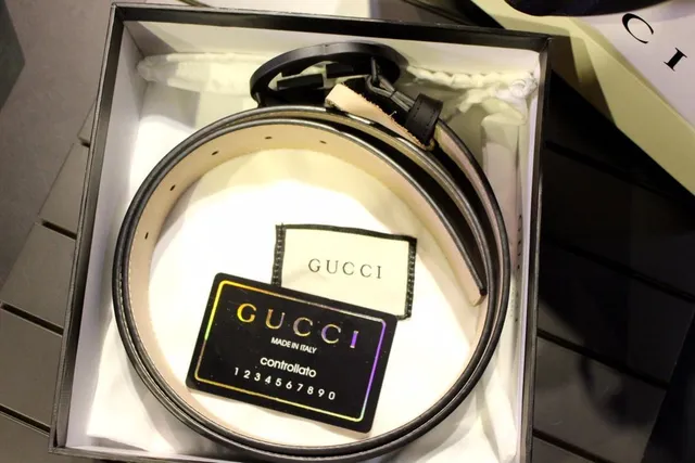 Gucci GG Marmont Gris Beige Interlocking G Buckle Matte-Finish Metal Hardware Ceinture en cuir 5