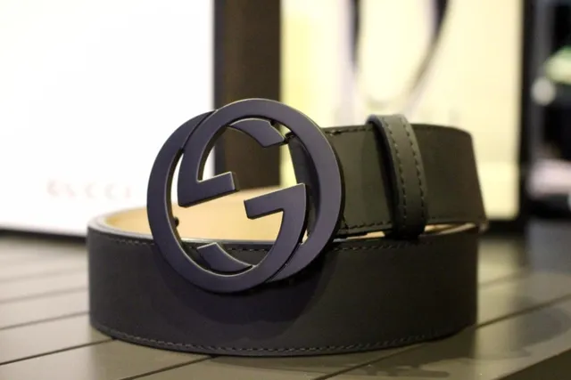 Gucci GG Marmont Gris Beige Interlocking G Buckle Matte-Finish Metal Hardware Ceinture en cuir 9