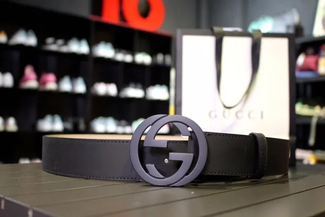 Gucci GG Marmont Gris Beige Interlocking G Buckle Matte-Finish Metal Hardware Ceinture en cuir 10