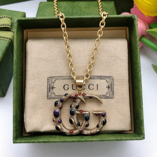Gucci GG Marmont Collier à pendentif multi-pierres Interlocking G 2