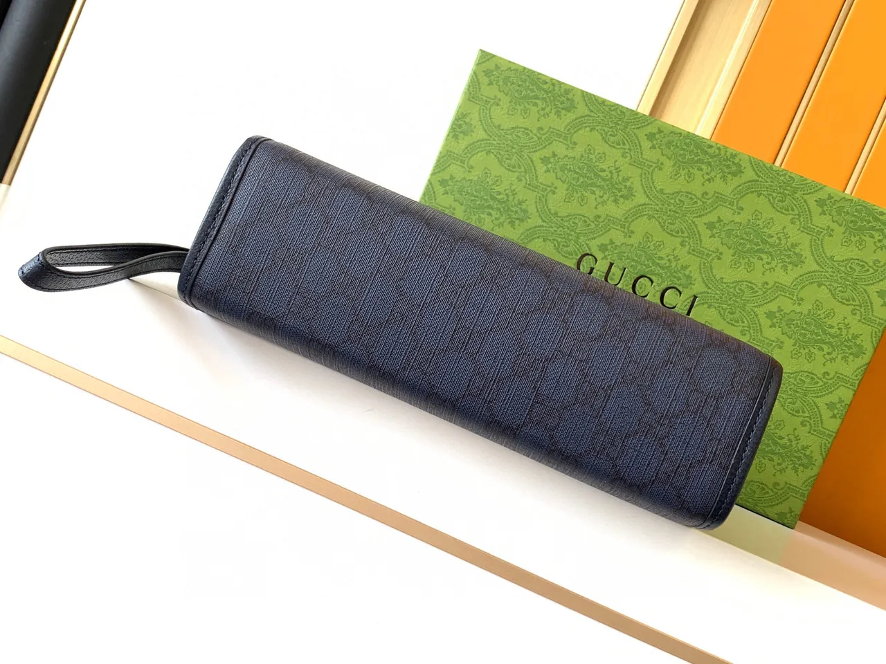Gucci GG Marmont Navy Gold Monogram Jacquard Bolsinho de pulso 4