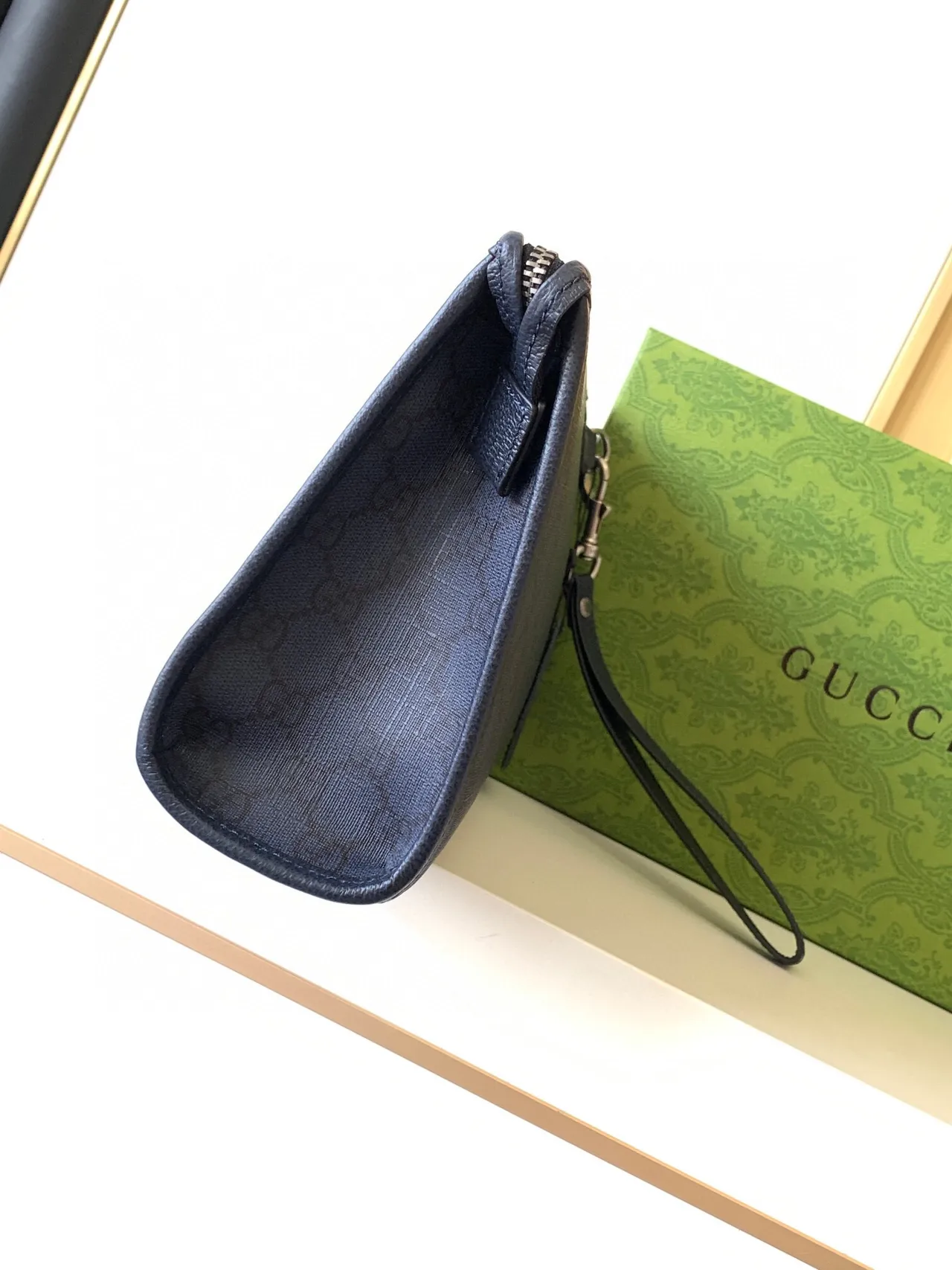 Gucci GG Marmont Navy Gold Monogram Jacquard Bolsinho de pulso 6