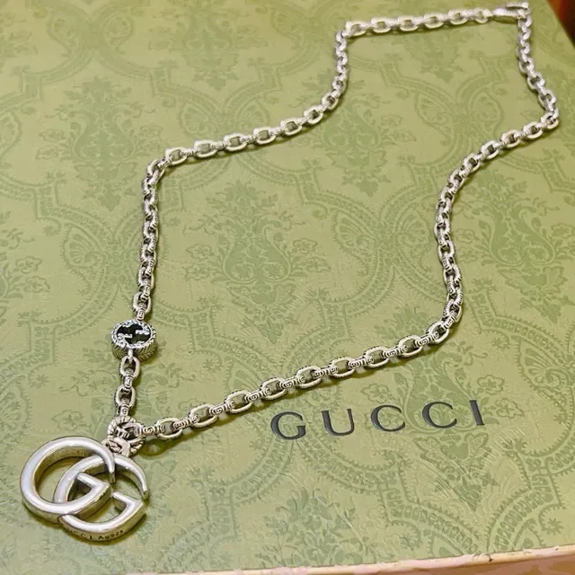 Gucci GG Marmont Silver Black Interlocking Double-G Pendant Ornate Curb-Link Chain Necklace 2