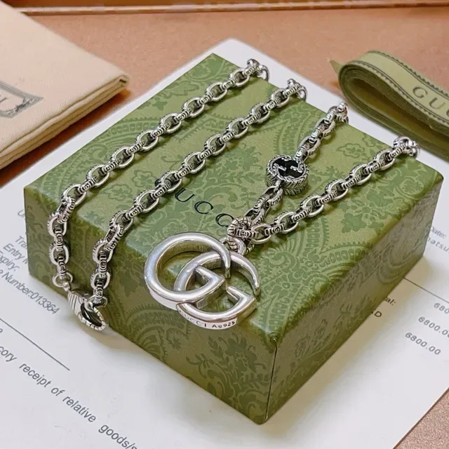 Gucci GG Marmont Silver Black Interlocking Double-G Pendant Ornate Curb-Link Chain Necklace 6