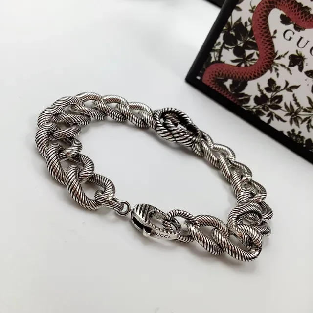 سوارة Gucci GG Marmont رابطة حبل ملتوية فضية 4