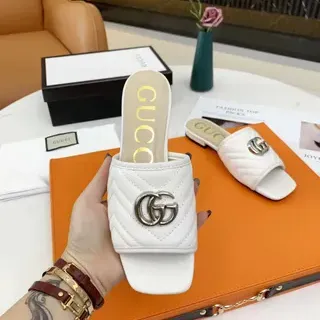 Gucci GG Marmont Oro Blanco Acolchado Matelassé Cuero Interlocking G Quincailleria Zapatillas