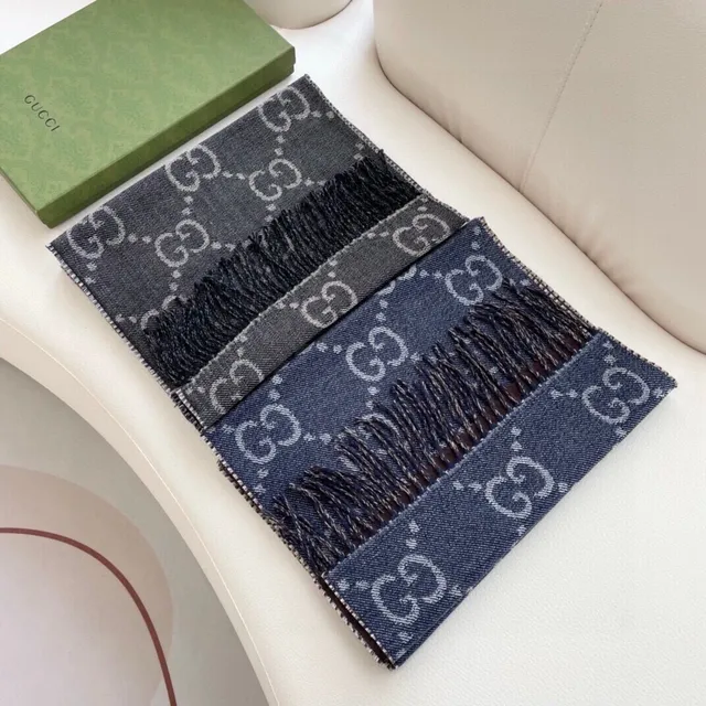 Gucci GG Monogram Pañuelo de seda gris y negro tonal 3