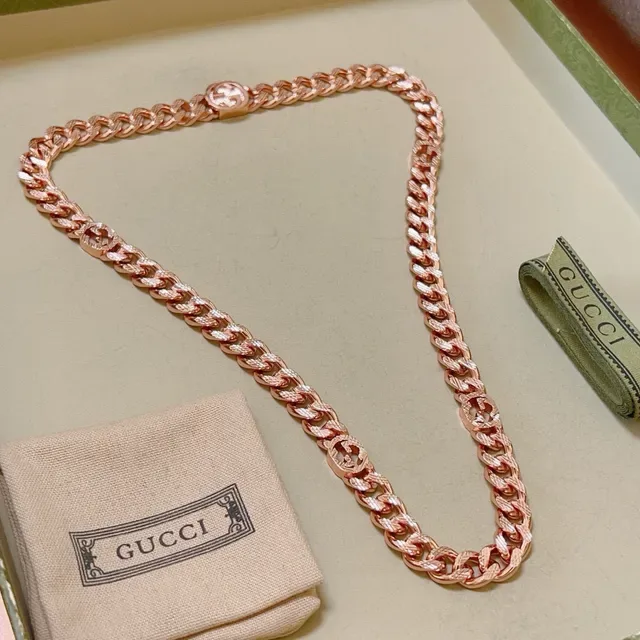 Collier Gucci GG Motif Curb-Link en or rose 3
