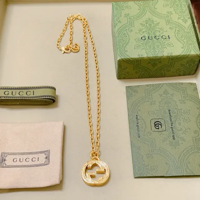 Gucci Gold Chain Interlocking Double-G Pendant Necklace 7