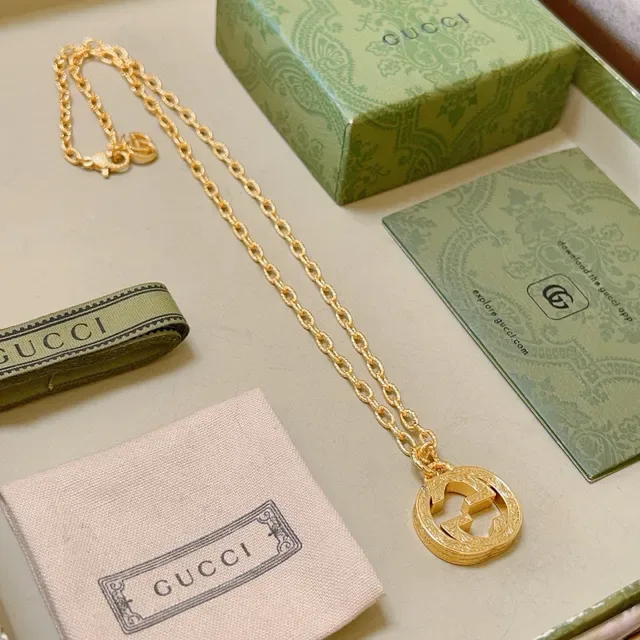 Gucci Gold Chain Interlocking Double-G Pendant Necklace 9