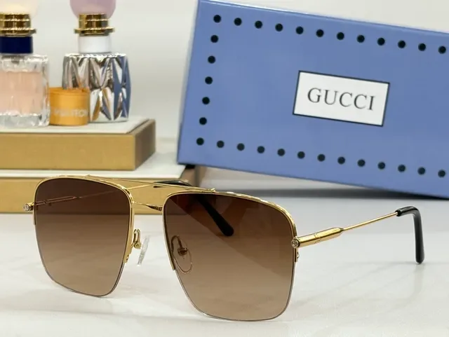 Gucci Gafas ópticas Aviador rectangulares tono dorado 4
