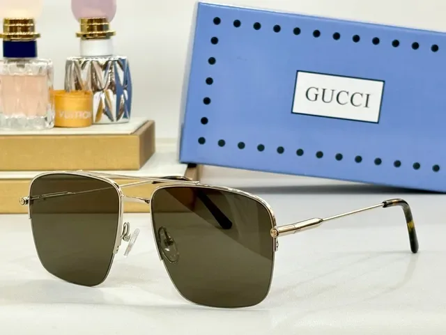Gucci Gafas ópticas Aviador rectangulares tono dorado 5