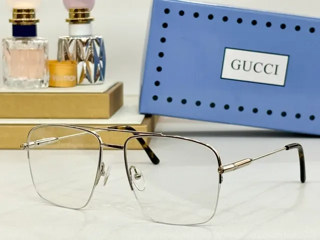 Gucci Gafas ópticas Aviador rectangulares tono dorado 7