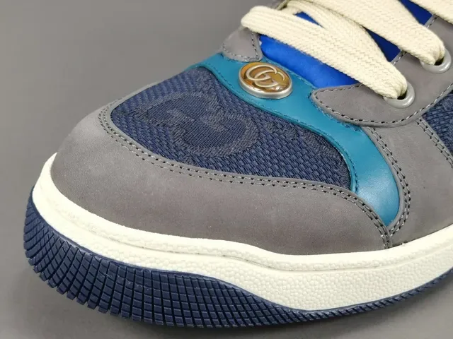 Gucci 灰色海军蓝低帮混合材质生活方式运动鞋 9