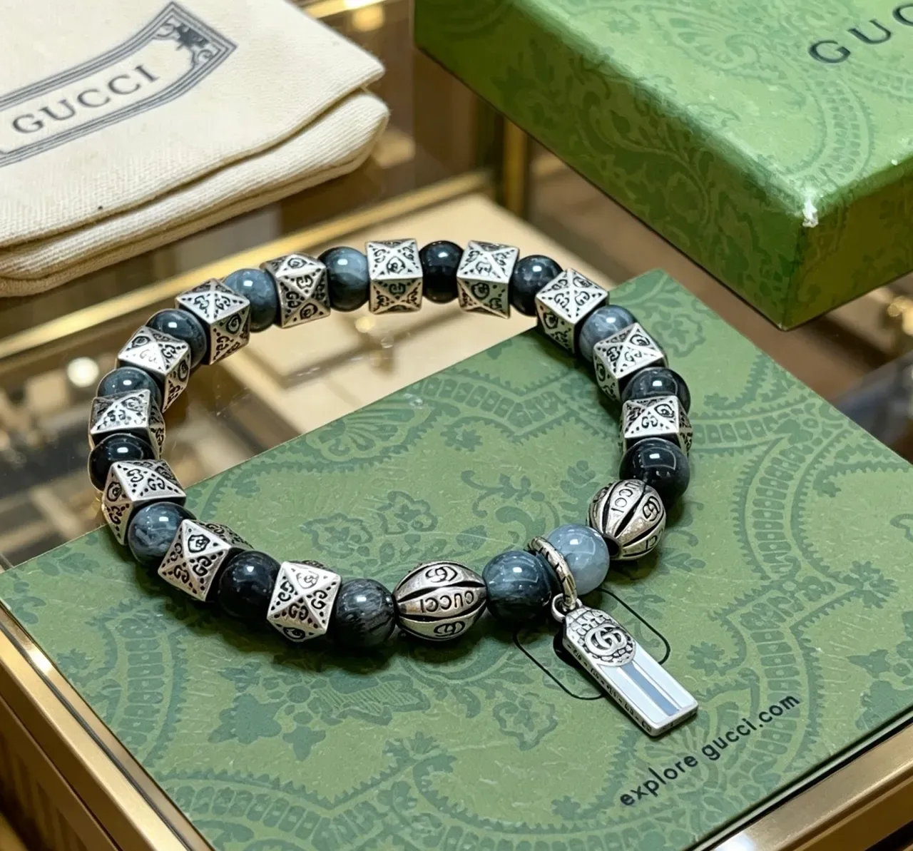 Gucci Bracelete Cinza e Prata com Contas de Metal e Pedra 2
