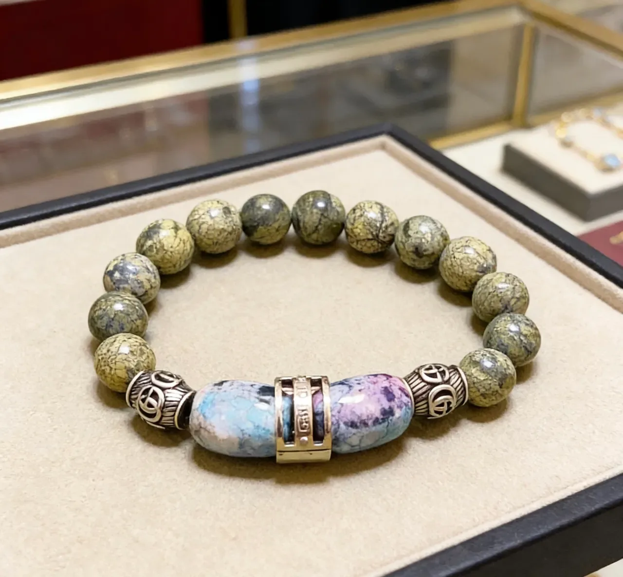 Gucci Green Blue Beaded Stretch Mottled Stone Beads Bracelet 8