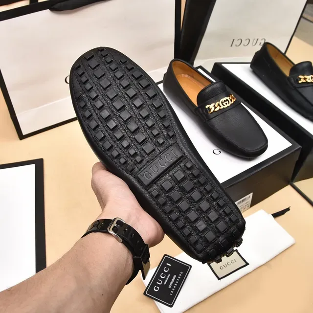Gucci Horsebit 1955 काली चिकनी चमड़ी सोने की चेन लूफर 4