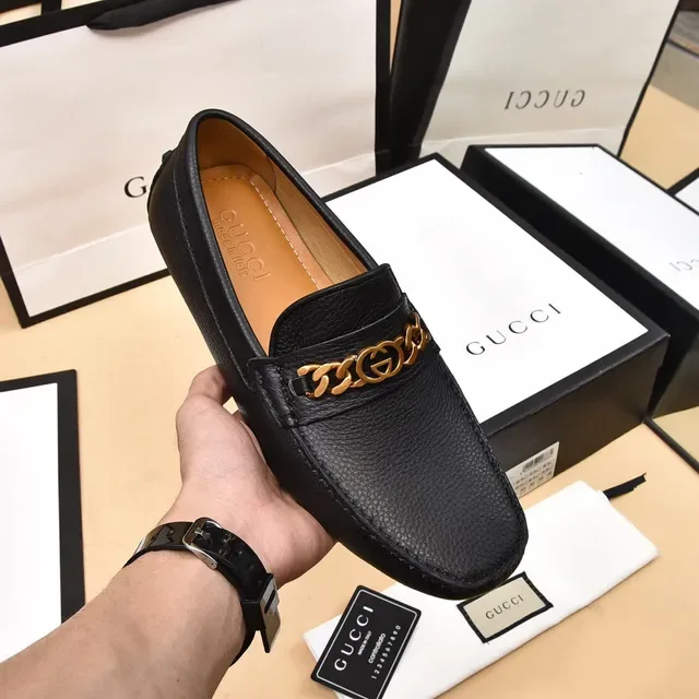 Gucci Horsebit 1955 काली चिकनी चमड़ी सोने की चेन लूफर 6