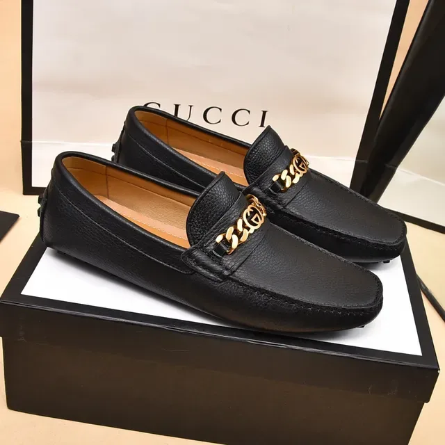 Gucci Horsebit 1955 काली चिकनी चमड़ी सोने की चेन लूफर 8