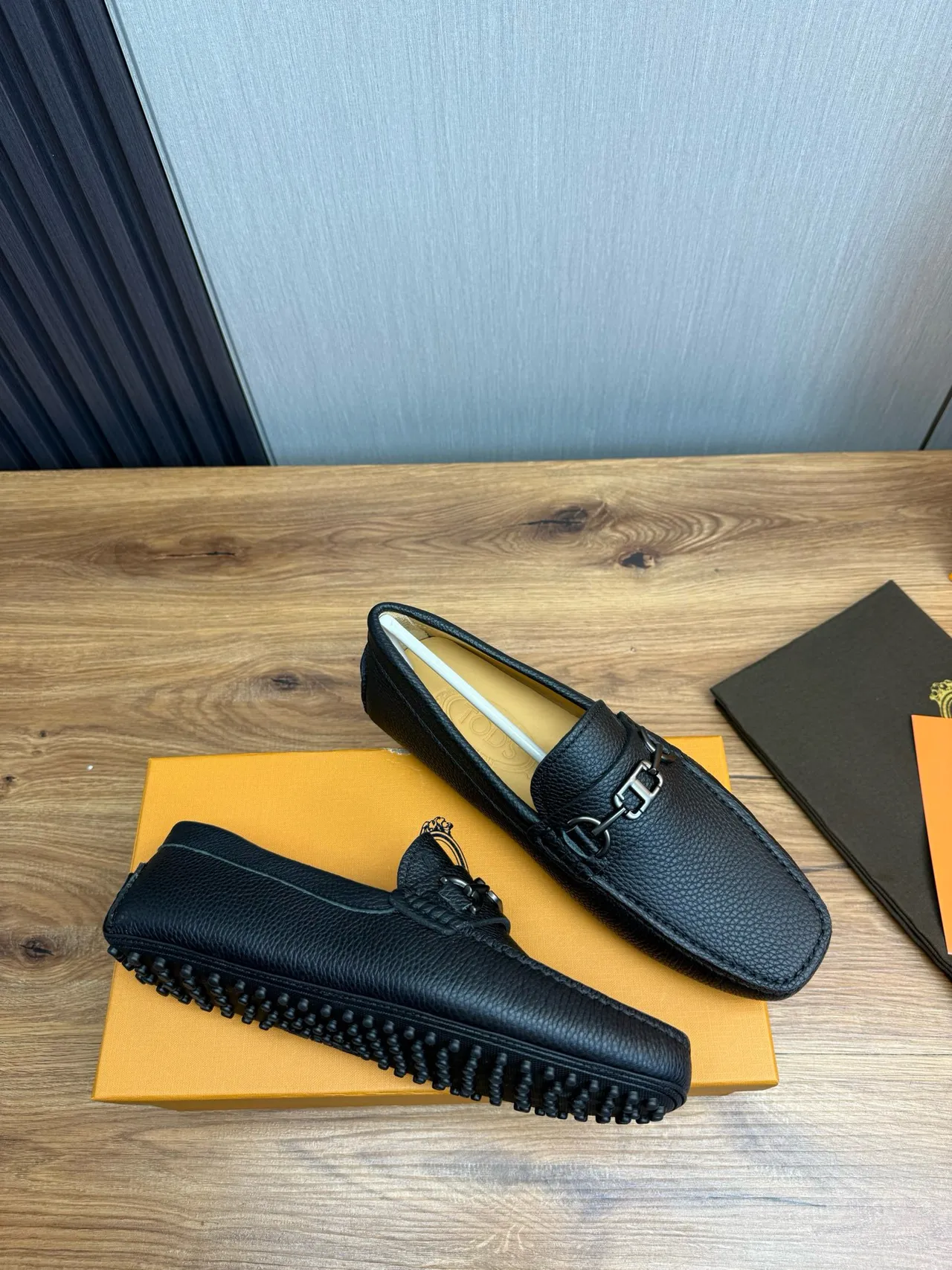 Gucci Horsebit 1955 Black Pebbled Leather Loafer 6