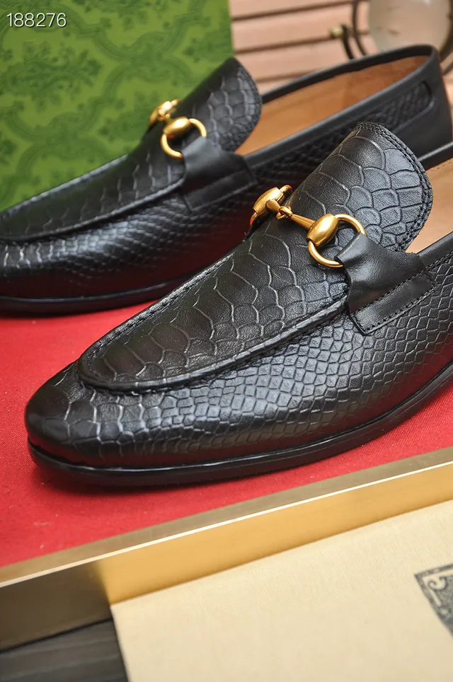 Gucci Horsebit 1955 أحذية لوفر جلد أسود محفورة بنقش الثعبان 3
