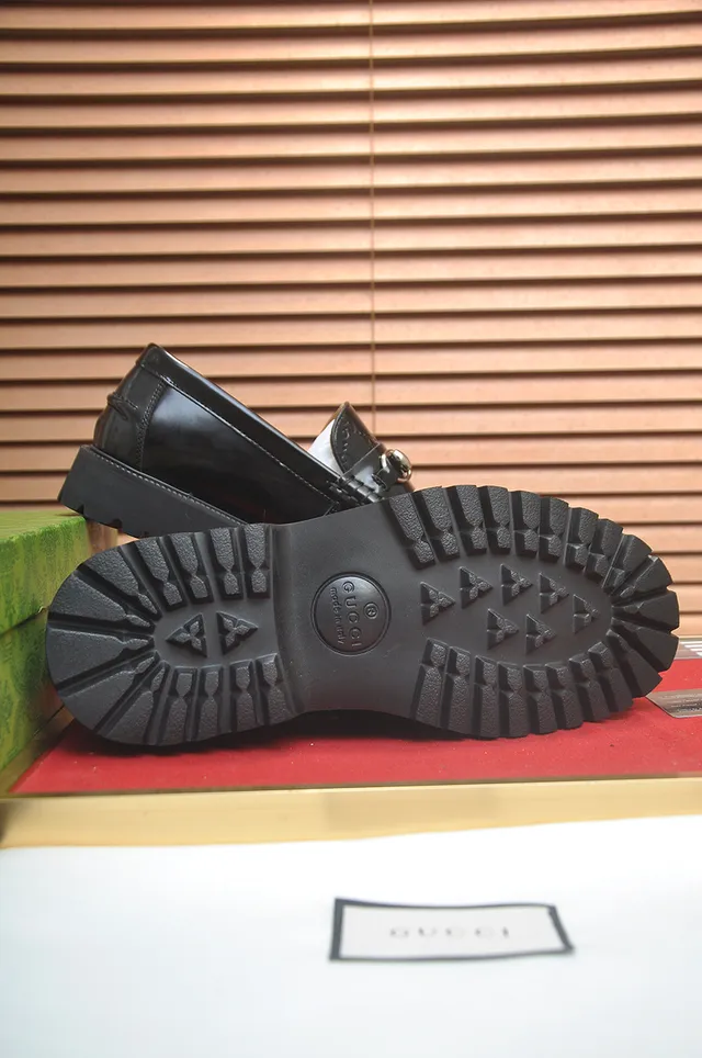Gucci Horsebit 1955 Mocassim Preto Couro Polido Sola Espessa com Rebites Mocassim 3